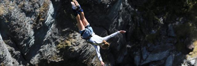 Activite 12 Elastic Jump Photo Katika Bele
